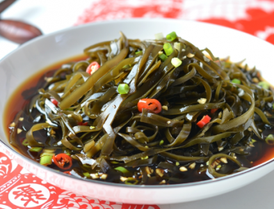 ​海带丝怎么凉拌好吃不腥？别直接调拌，多加2个步骤，海带爽脆不夹硬，还