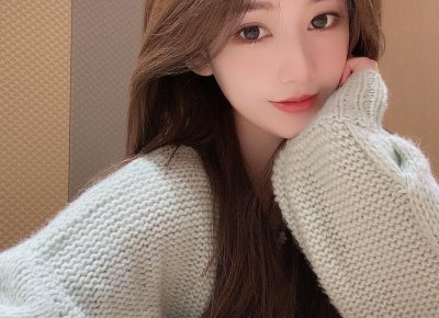 ​秋天的树叶在风中飘落拟人句