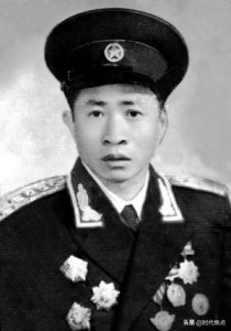 ​黄立功 开国大校 曾任省军区顾问 正军职离休