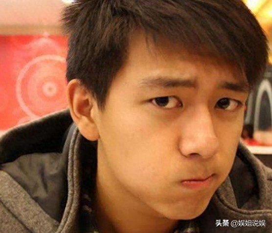 李现出道前旧照曝光，颜值并不出众，整没整容一目了然