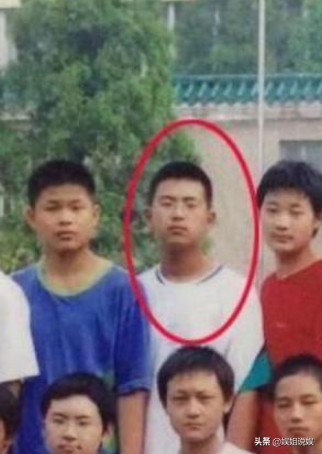 李现出道前旧照曝光，颜值并不出众，整没整容一目了然