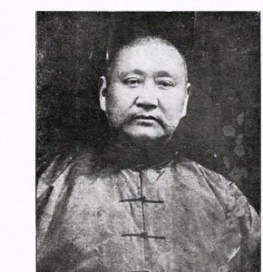 ​马步青：马步芳的亲哥哥，自创跟跑自行车升官法，嘲笑张大千邋遢