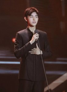 ​靠孩子＂上位＂挤走倪萍，婚后被陈凯歌宠成公主，其实陈红从未赢过