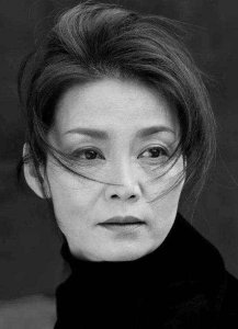 ​潘虹，八十年代内地唯一不土气的女星，混血的她年轻时比巩俐还美