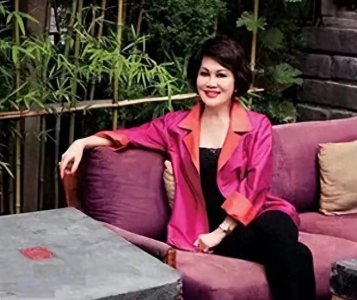 ​靳羽西：以电视为媒，跨越中西文化的非凡女性