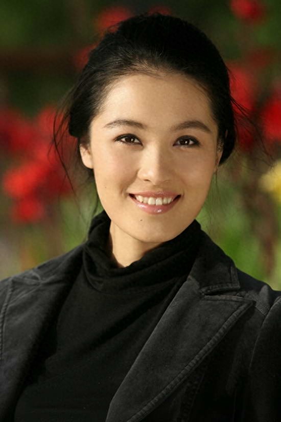 《余罪》让张一山卧底的常戎,小18岁娇妻生活照曝光