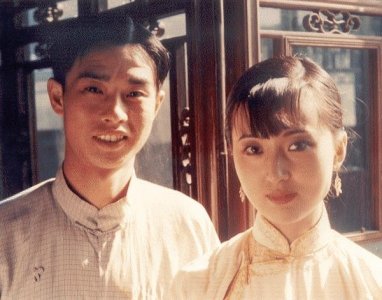 ​87版《家春秋》里的黛玉和宝钗，身边少了宝哥哥