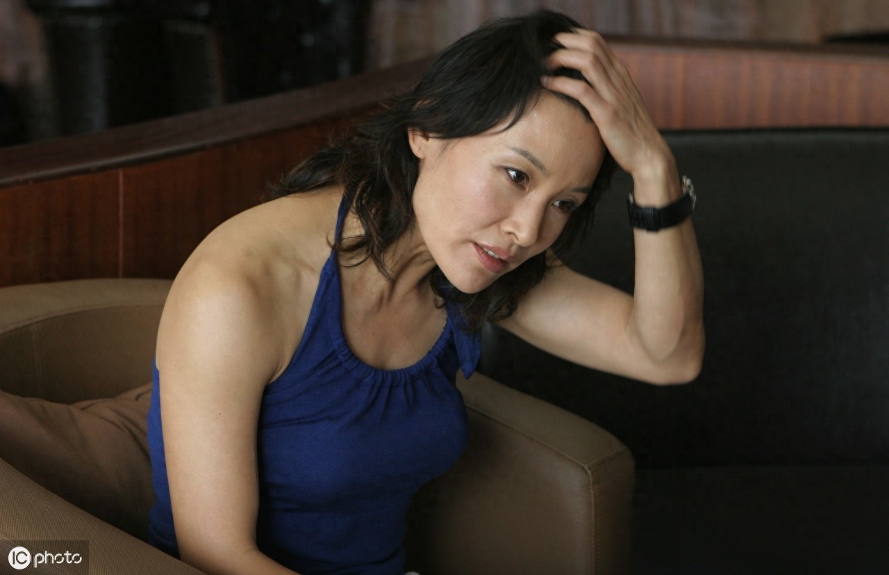 她是全世界最美50人之一,如今的陈冲已经58岁,依旧女人味十足