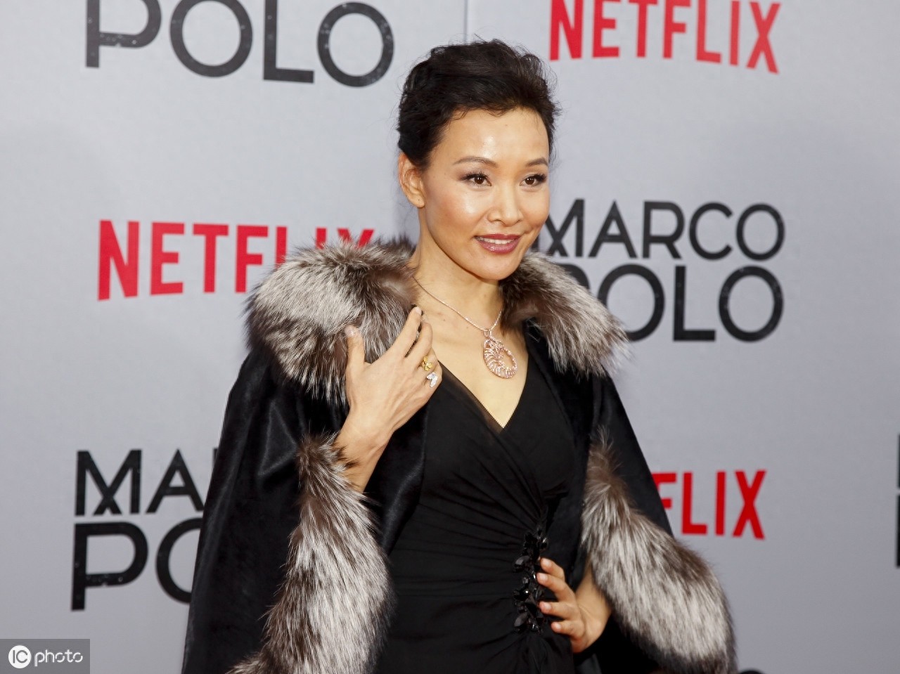 她是全世界最美50人之一,如今的陈冲已经58岁,依旧女人味十足