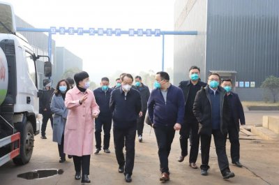 ​王前虎一行在湘东区开展走访慰问