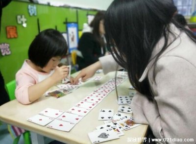 ​陪孩子打扑克的好处和坏处有哪些，3大好处3大坏处介绍