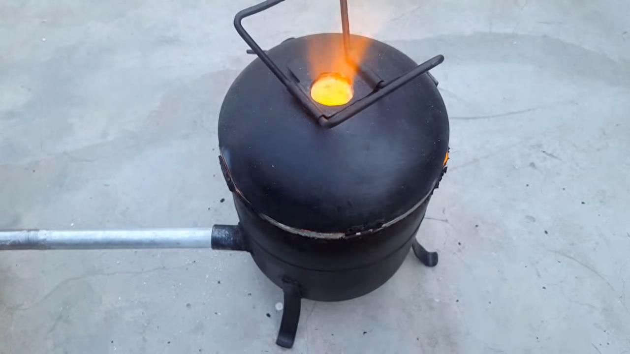 教你使用废旧煤气罐,做个迷你小火炉,方法很简单