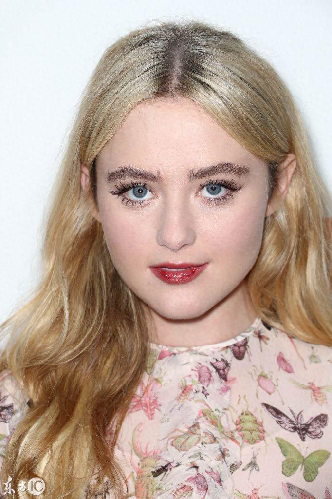 勾魂摄魄的蓝眼睛!美少女凯瑟琳·牛顿五官标致有气质