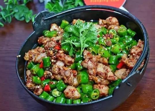 青岛去哪里吃地道美食(在青岛这些餐馆可以吃到你家乡的味道)(17)