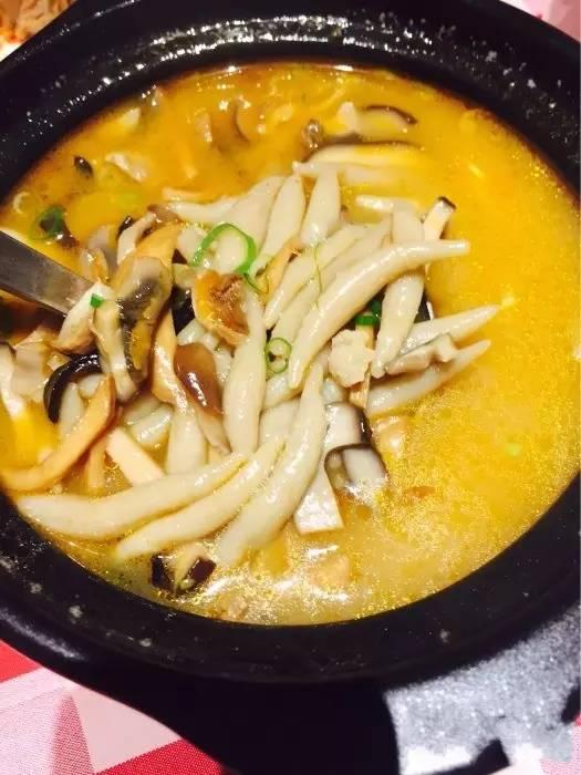 青岛去哪里吃地道美食(在青岛这些餐馆可以吃到你家乡的味道)(19)