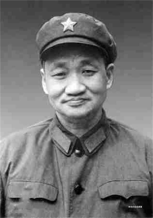 不能亲自到场吊唁(现场多人前来吊唁)(8)