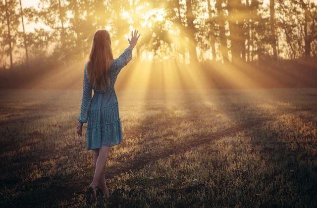 关于8月你好句子朋友圈最新