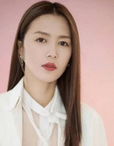 ​谭维维：用音乐书写人生的摇滚女将。