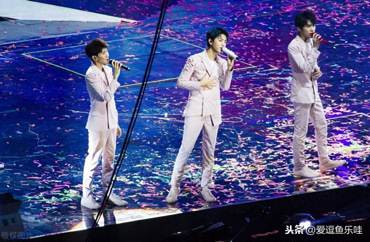 盘点TFBOYS周年演唱合集照片！一起见证他们的成长吧