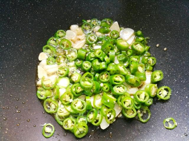 怎样炒空心菜才好吃又简单(秋天要多吃空心菜)(8)