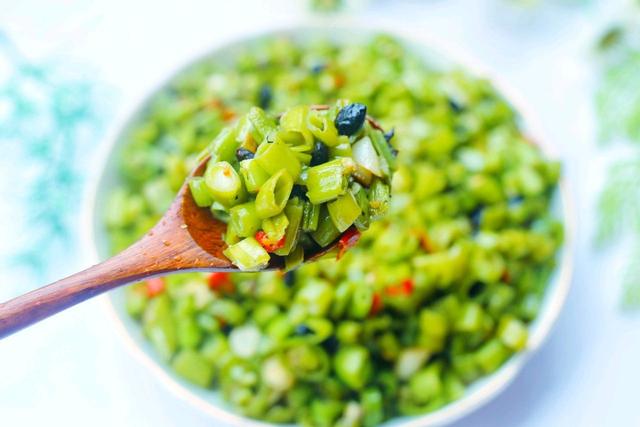 怎样炒空心菜才好吃又简单(秋天要多吃空心菜)(3)