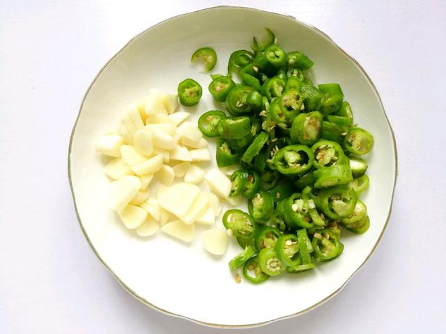 怎样炒空心菜才好吃又简单(秋天要多吃空心菜)(6)