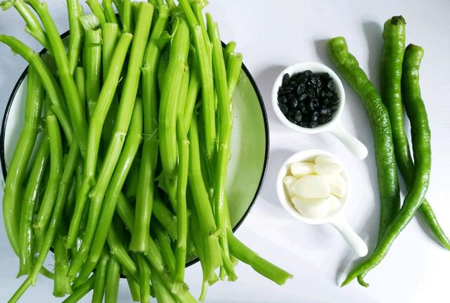 怎样炒空心菜才好吃又简单(秋天要多吃空心菜)(4)