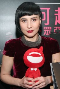 ​她澳门赌王最艳美女儿，曾获金像奖女配角，如今45岁气场不一般