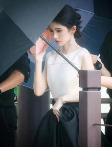 鞠婧祎商务新动向：签约大雷，未来可期